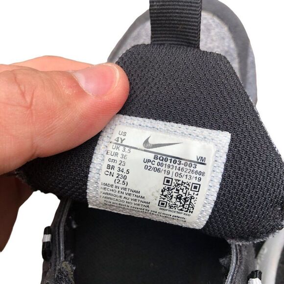 NIKE Air Max 270 React Black Vast Grey Size 4 - Picture 4 of 16